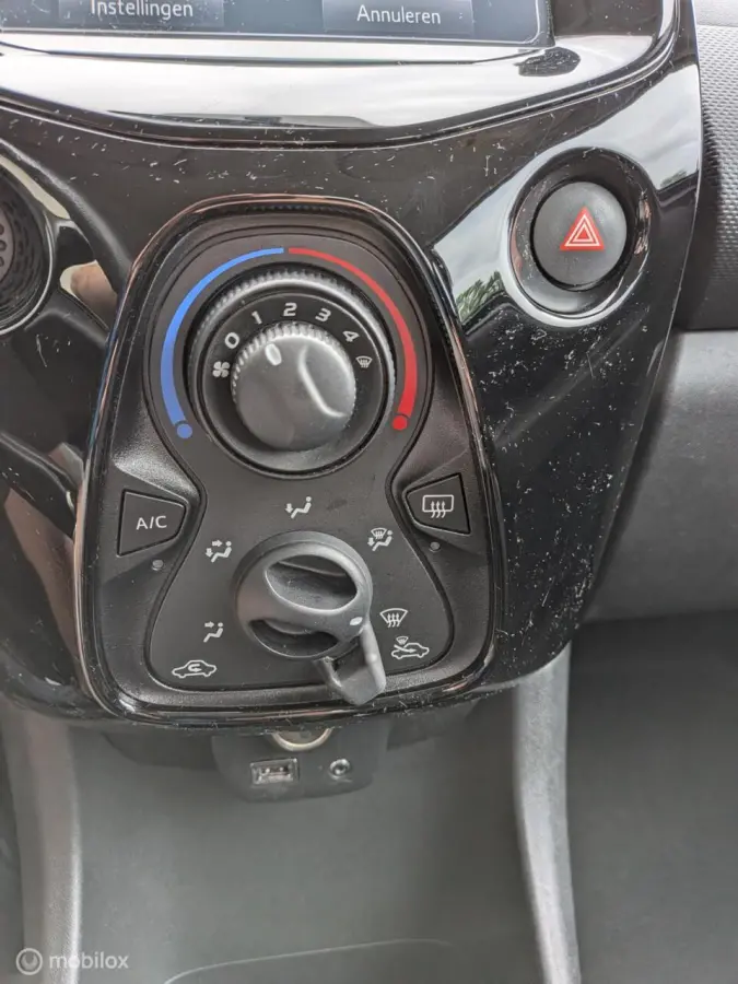 1.0 VTi CARPLAY+AUTO|AIRCO|CAMERA 1E.EIG
