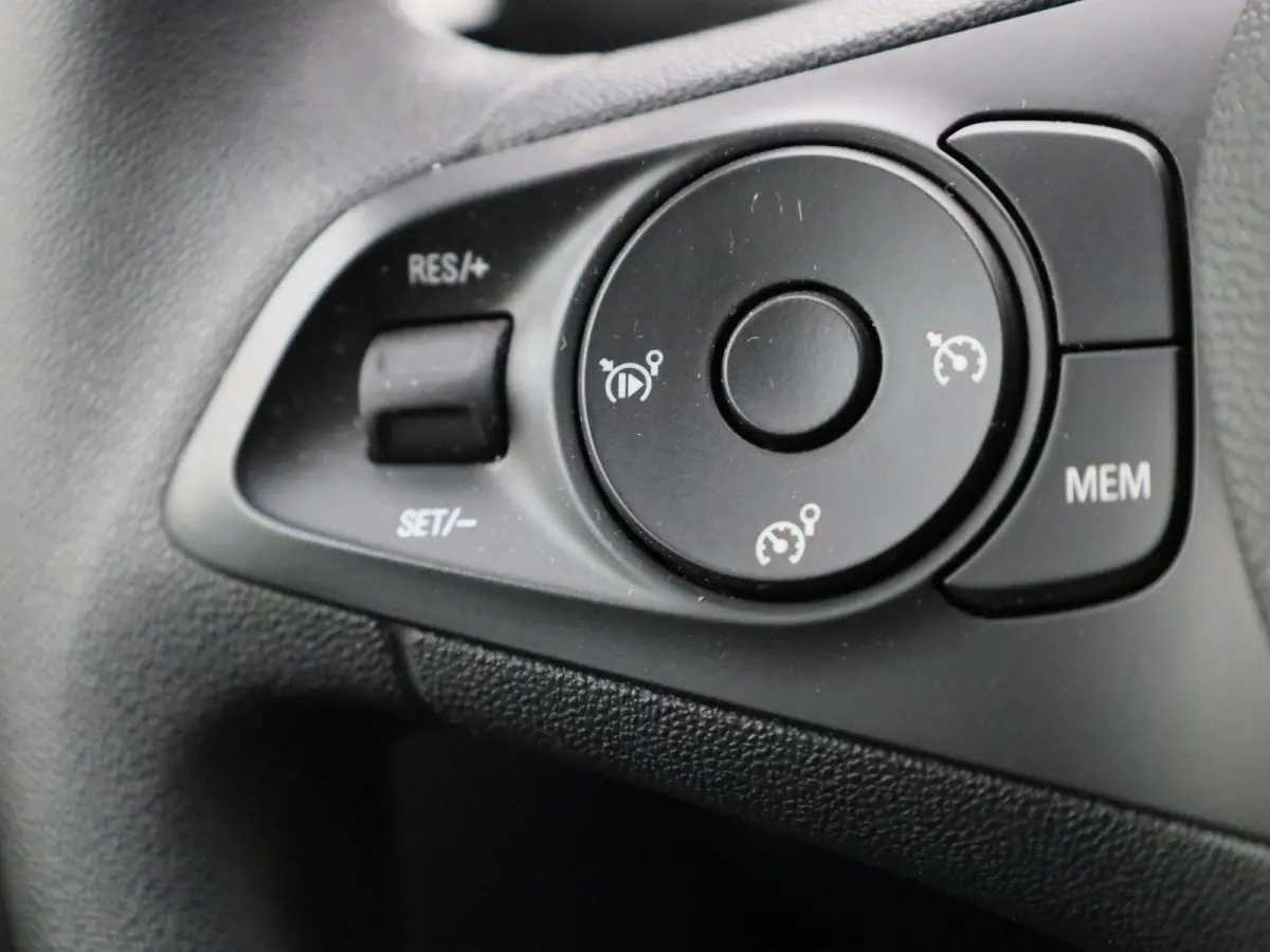 1.2 Edition | Apple Carplay / Android Auto | Cruise Control | Bluetooth Telefonie |