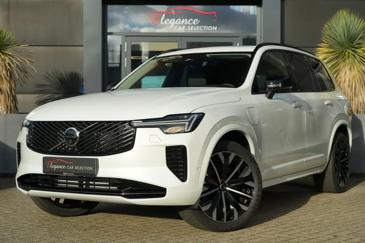 2.0 T8 FACELIFT Plug-in hybrid AWD Ultra Dark 455pk Panoramadak/Luchtvering/Trekhaak