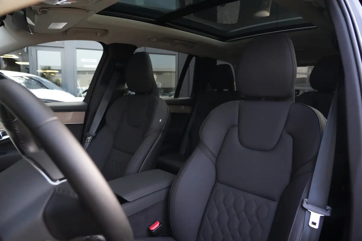 2.0 T8 FACELIFT Plug-in hybrid AWD Ultra Dark 455pk Panoramadak/Luchtvering/Trekhaak
