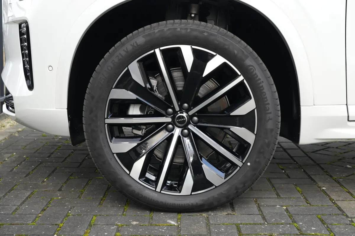 2.0 T8 FACELIFT Plug-in hybrid AWD Ultra Dark 455pk Panoramadak/Luchtvering/Trekhaak
