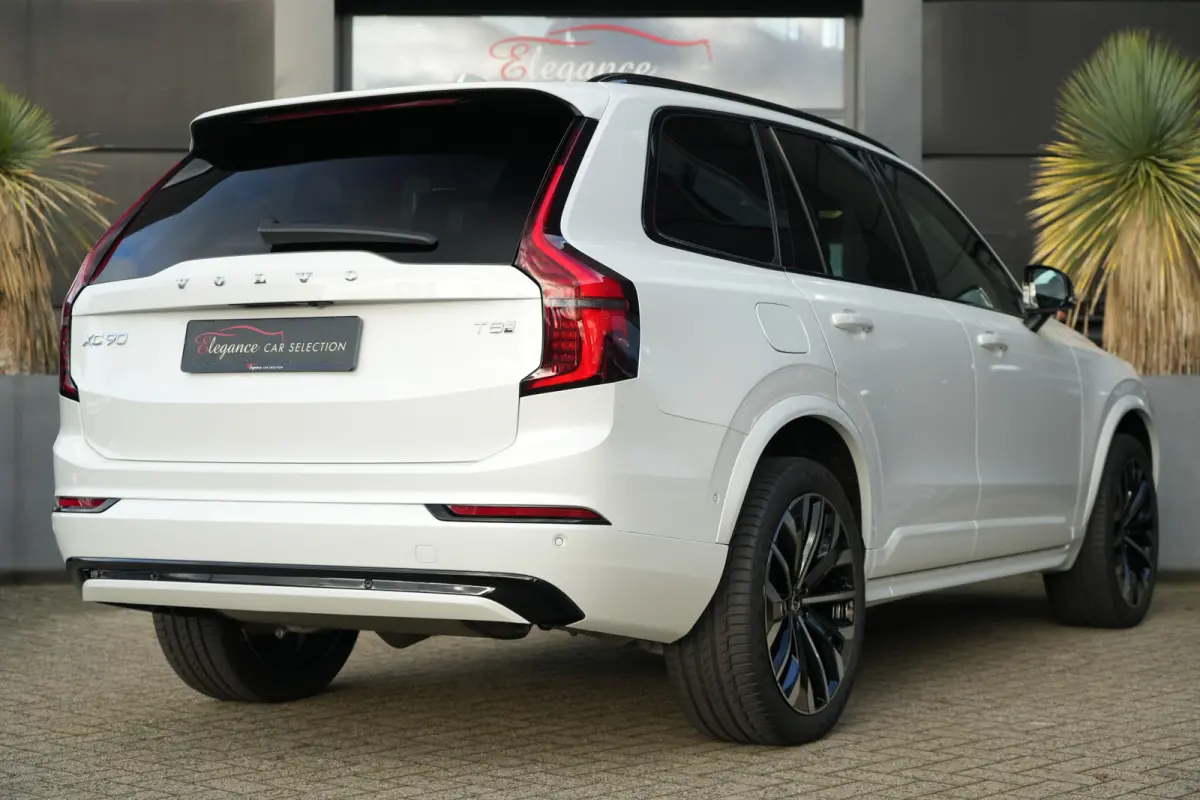 2.0 T8 FACELIFT Plug-in hybrid AWD Ultra Dark 455pk Panoramadak/Luchtvering/Trekhaak