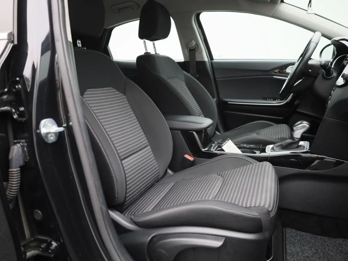 1.6 GDi PHEV DynamicLine | Apple Carplay / Android Auto | Stoel/Stuurverwarming | Lichtmetalen Velgen | Camera |