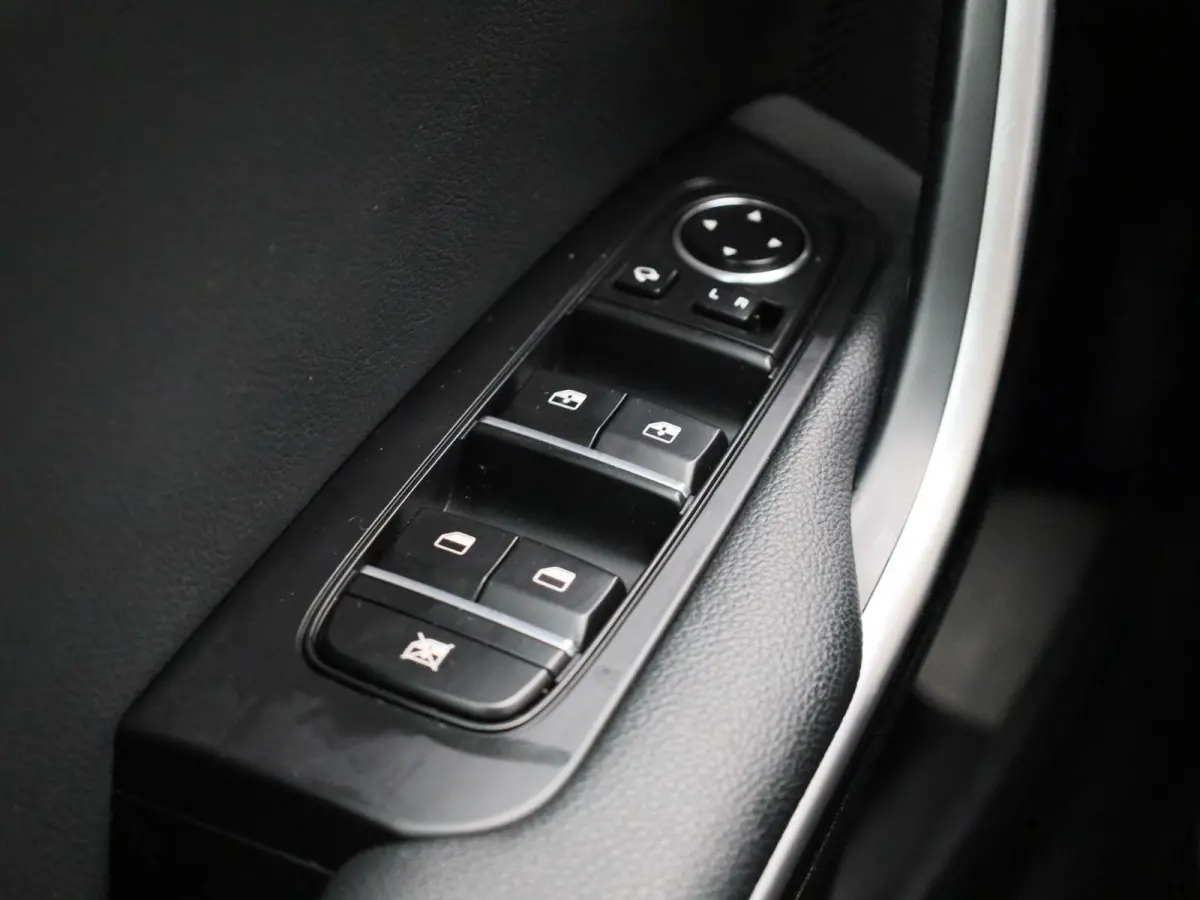1.6 GDi PHEV DynamicLine | Apple Carplay / Android Auto | Stoel/Stuurverwarming | Lichtmetalen Velgen | Camera |