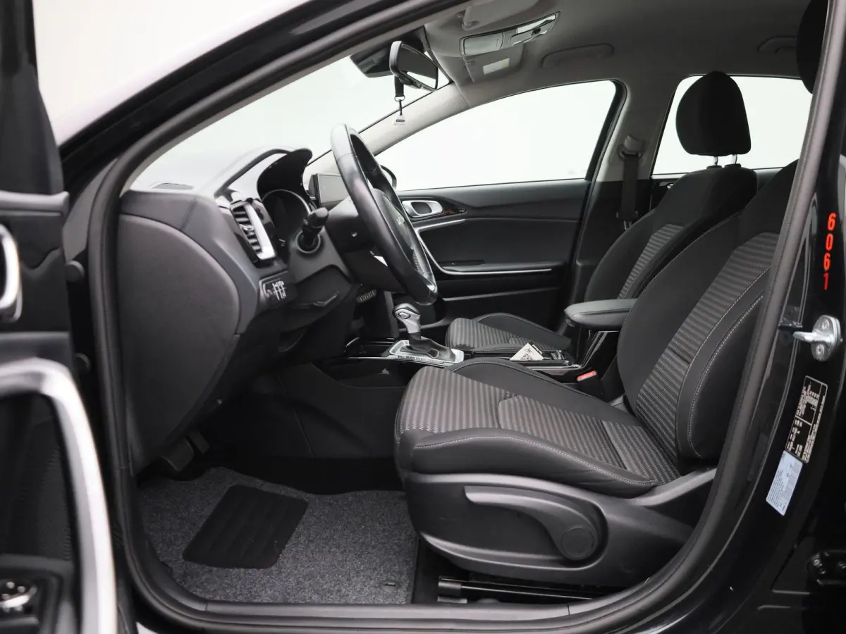 1.6 GDi PHEV DynamicLine | Apple Carplay / Android Auto | Stoel/Stuurverwarming | Lichtmetalen Velgen | Camera |