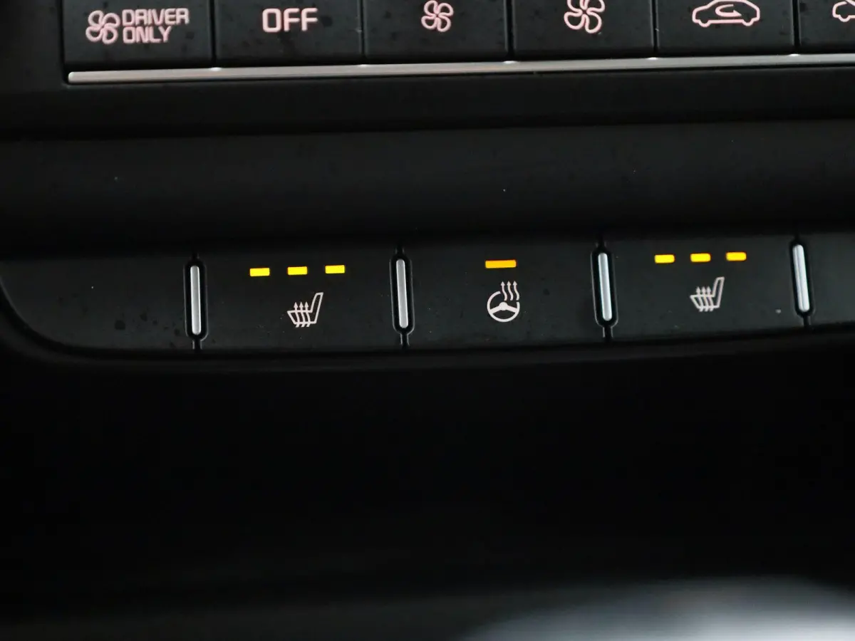 1.6 GDi PHEV DynamicLine | Apple Carplay / Android Auto | Stoel/Stuurverwarming | Lichtmetalen Velgen | Camera |