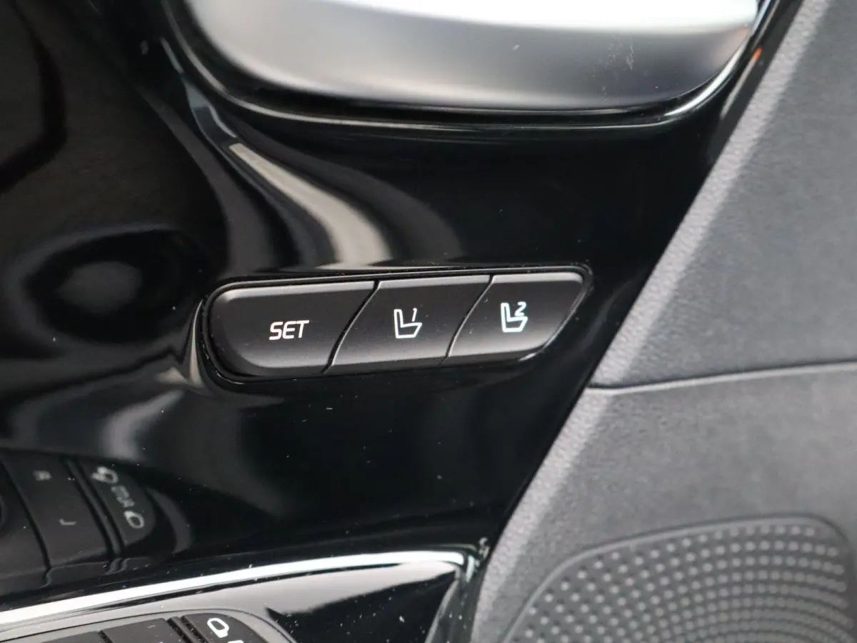 More 1.6 GDi HEV 6DCT | Apple Carplay / Android Auto | Privacy Glass | Trekhaak | Privacy Glass | Keyless |