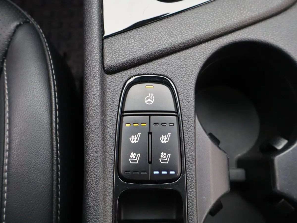 More 1.6 GDi HEV 6DCT | Apple Carplay / Android Auto | Privacy Glass | Trekhaak | Privacy Glass | Keyless |