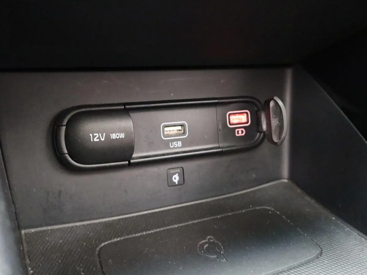 More 1.6 GDi HEV 6DCT | Apple Carplay / Android Auto | Privacy Glass | Trekhaak | Privacy Glass | Keyless |