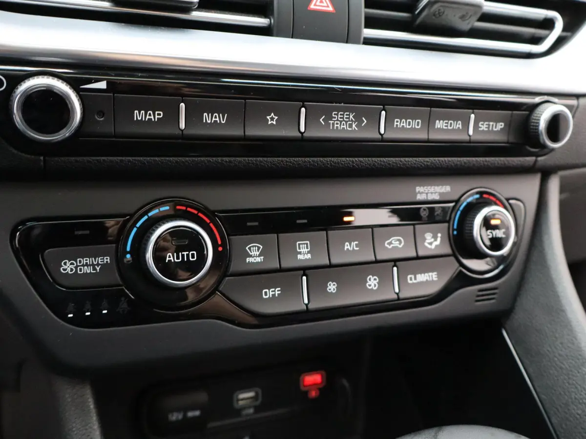 More 1.6 GDi HEV 6DCT | Apple Carplay / Android Auto | Privacy Glass | Trekhaak | Privacy Glass | Keyless |