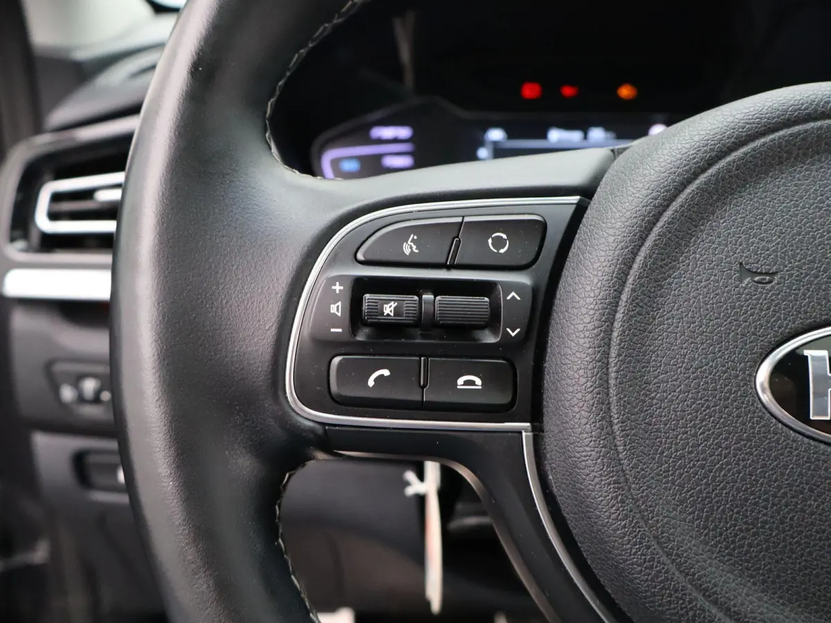 More 1.6 GDi HEV 6DCT | Apple Carplay / Android Auto | Privacy Glass | Trekhaak | Privacy Glass | Keyless |
