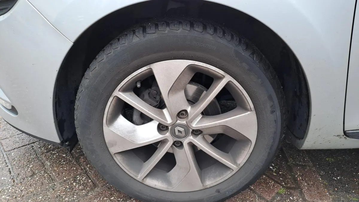 0.9 TCe Intens | Navigatie | Parkeersensoren | Cruise Control | Lichtmetalen Velgen |