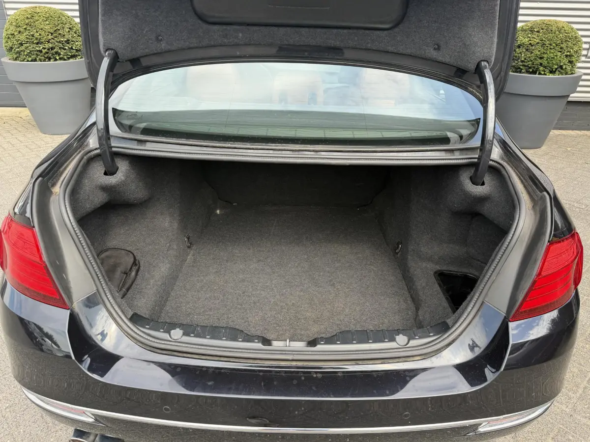 520d Individual Edition | Panoramadak | Navigatie | Lederen Bekleding | Climate Control | Stoelverwarming |