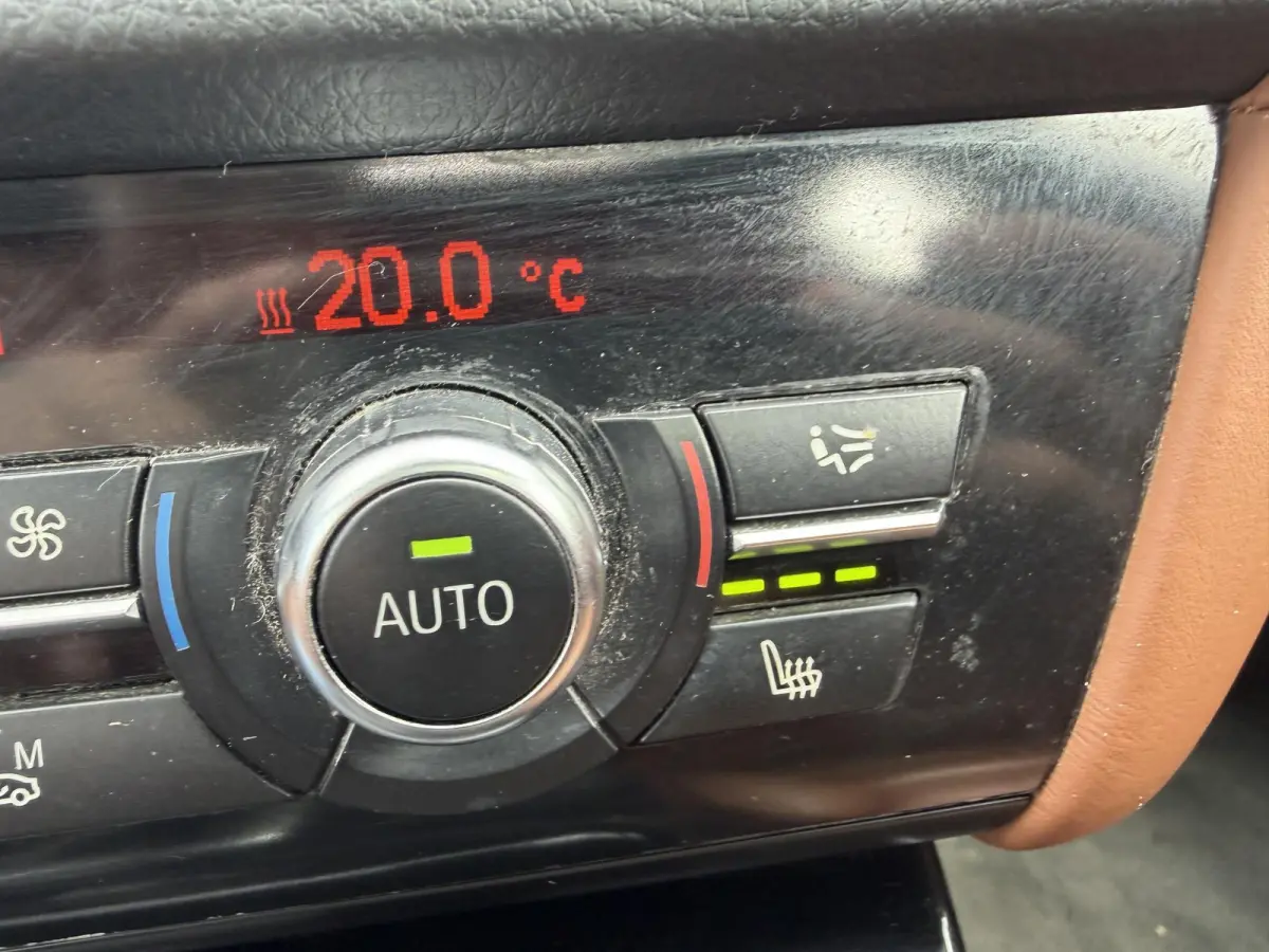 520d Individual Edition | Panoramadak | Navigatie | Lederen Bekleding | Climate Control | Stoelverwarming |