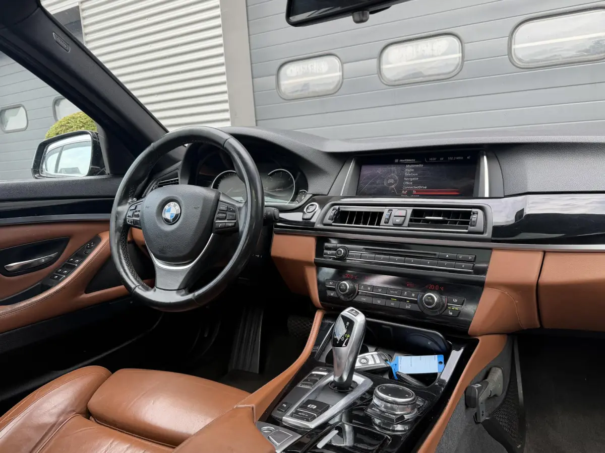 520d Individual Edition | Panoramadak | Navigatie | Lederen Bekleding | Climate Control | Stoelverwarming |