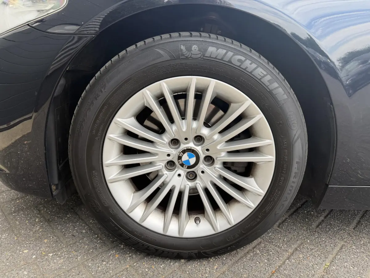 520d Individual Edition | Panoramadak | Navigatie | Lederen Bekleding | Climate Control | Stoelverwarming |