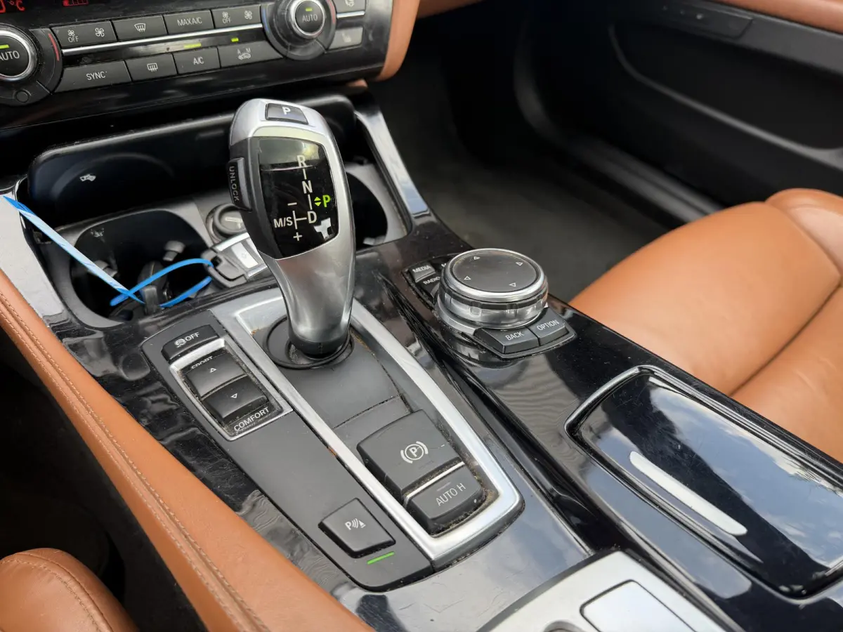 520d Individual Edition | Panoramadak | Navigatie | Lederen Bekleding | Climate Control | Stoelverwarming |