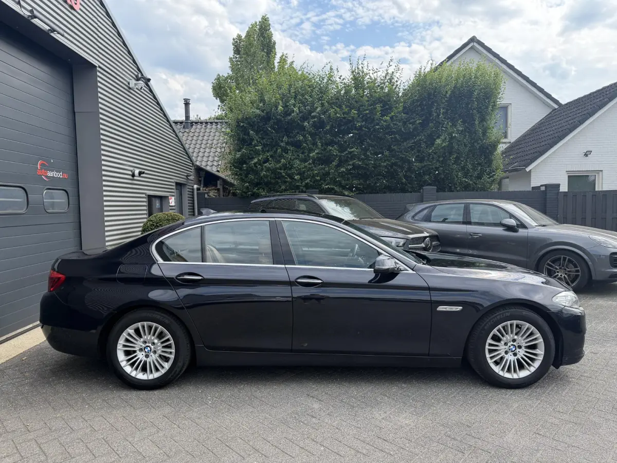 520d Individual Edition | Panoramadak | Navigatie | Lederen Bekleding | Climate Control | Stoelverwarming |