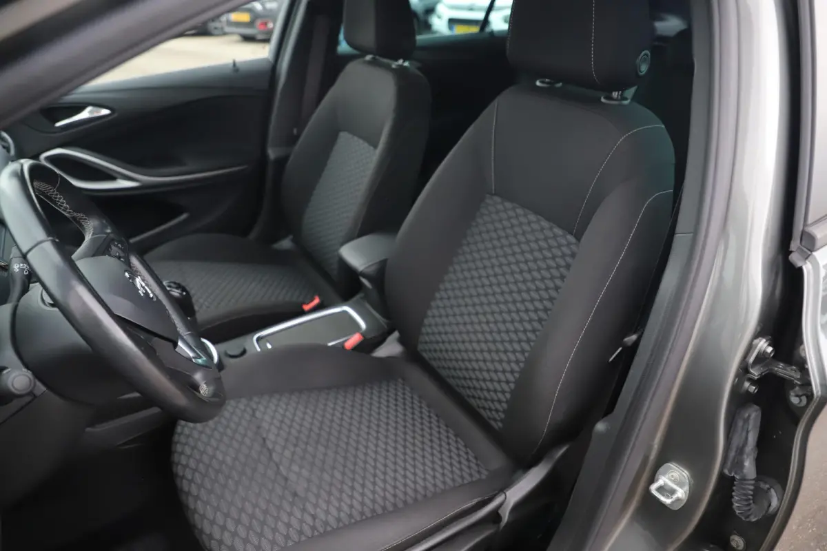 1.2 Edition Trekhaak Navigatie Achteruitrijcamera Carplay Android LMV Airco Cruise Control