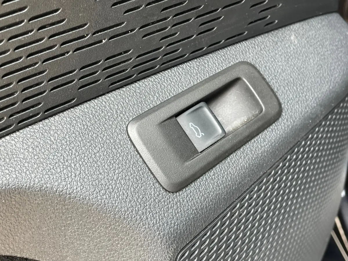 1.0 e-TSI PANO LEER VIRTUAL DEALER OND Business Edition Plus