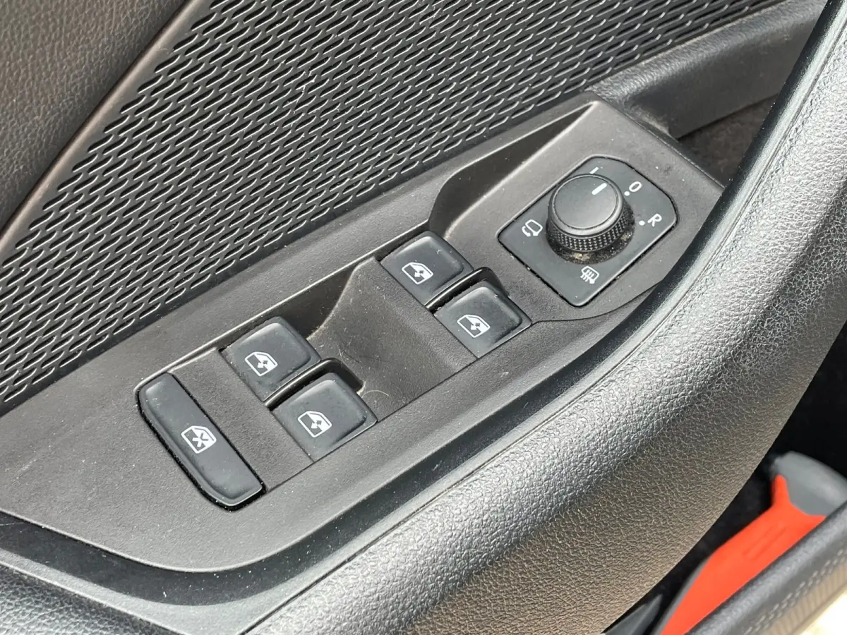 1.0 e-TSI PANO LEER VIRTUAL DEALER OND Business Edition Plus