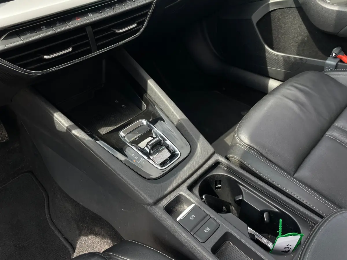1.0 e-TSI PANO LEER VIRTUAL DEALER OND Business Edition Plus