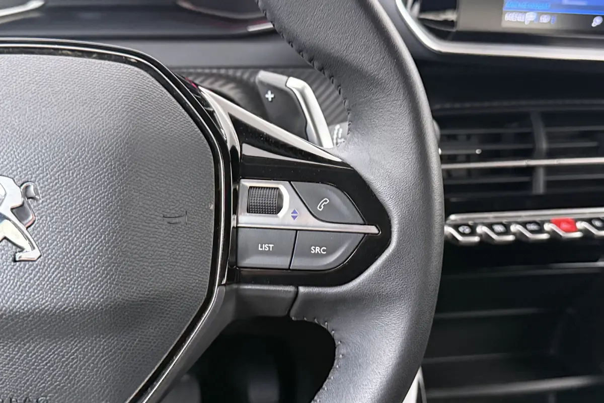 1.2T 100 PK Aut. Business Cruise ParkAssist Carplay