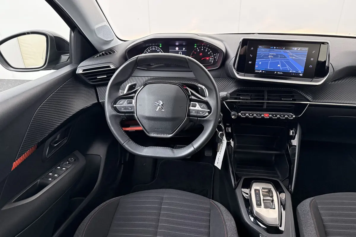 1.2T 100 PK Aut. Business Cruise ParkAssist Carplay