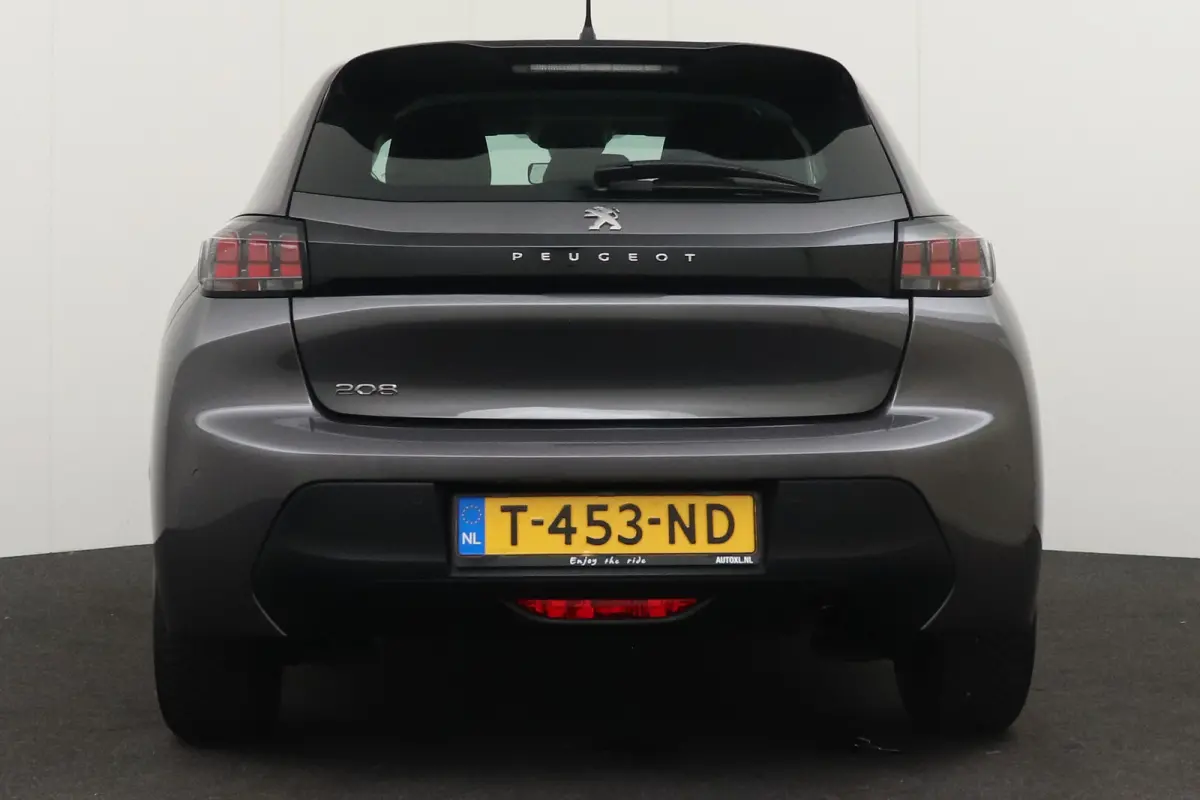 1.2T 100 PK Aut. Business Cruise ParkAssist Carplay