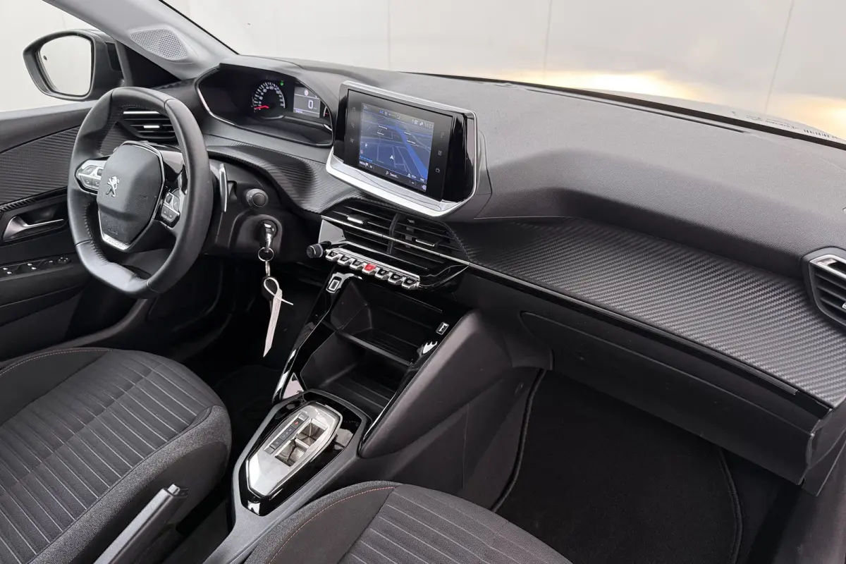 1.2T 100 PK Aut. Business Cruise ParkAssist Carplay