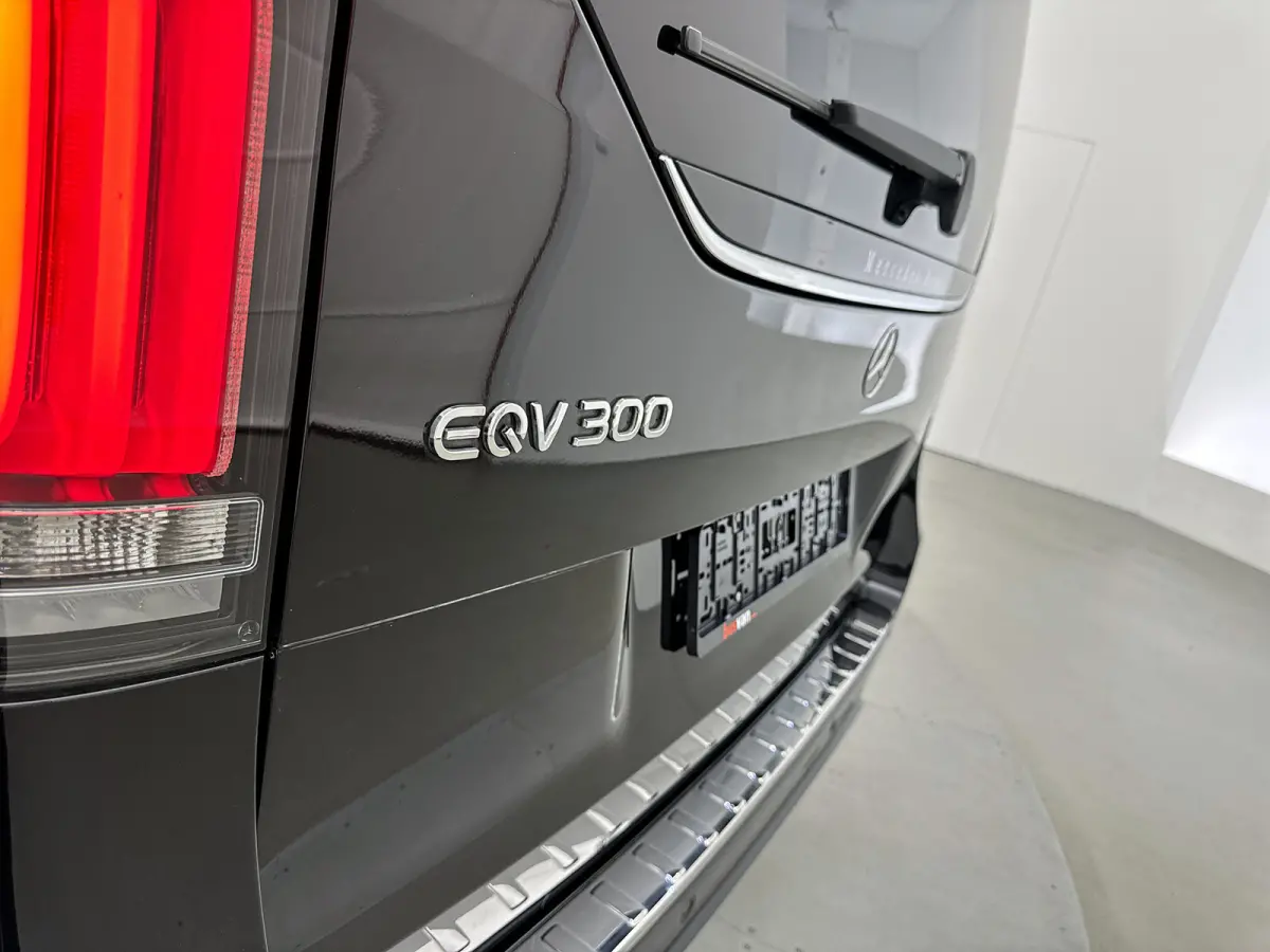 300 L2 90kWh 7 persoons Leder Elektr schuifdeuren AMG line 360 camera