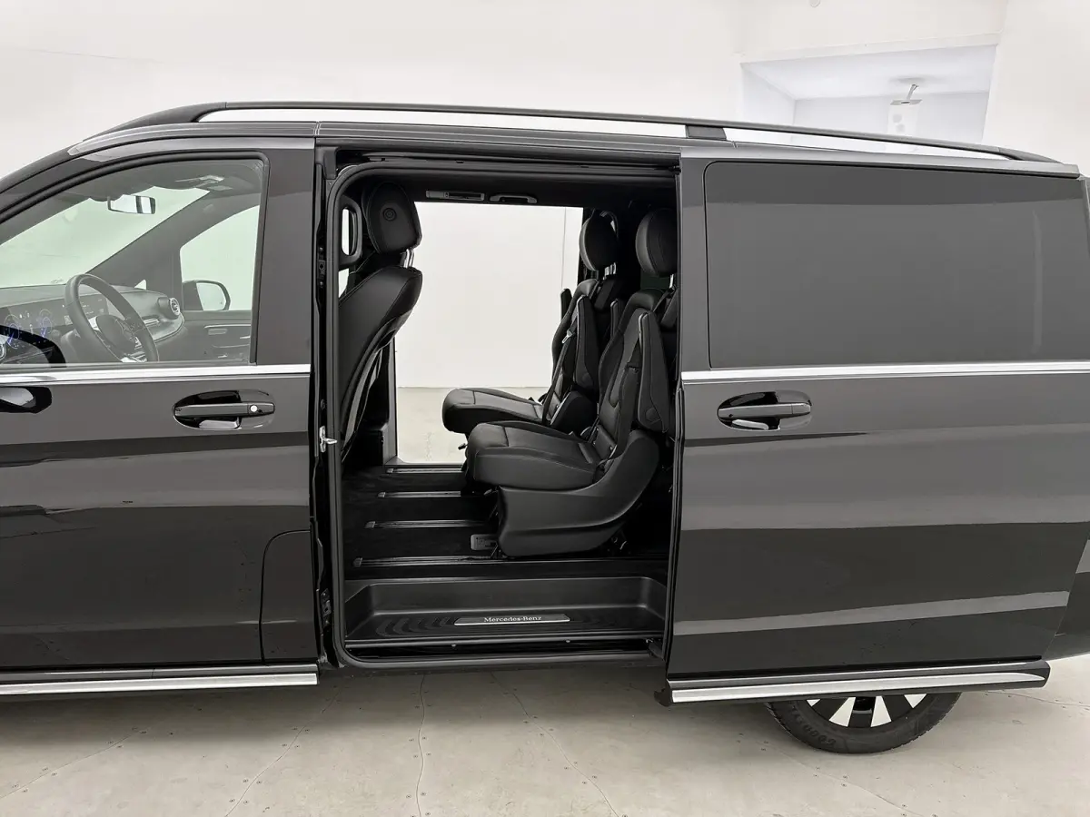 300 L2 90kWh 7 persoons Leder Elektr schuifdeuren AMG line 360 camera