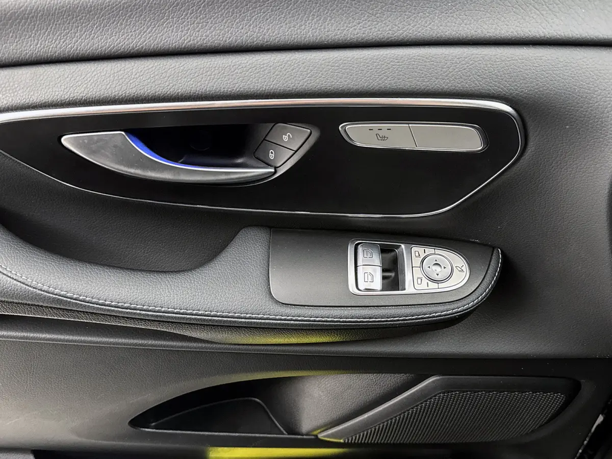 300 L2 90kWh 7 persoons Leder Elektr schuifdeuren AMG line 360 camera
