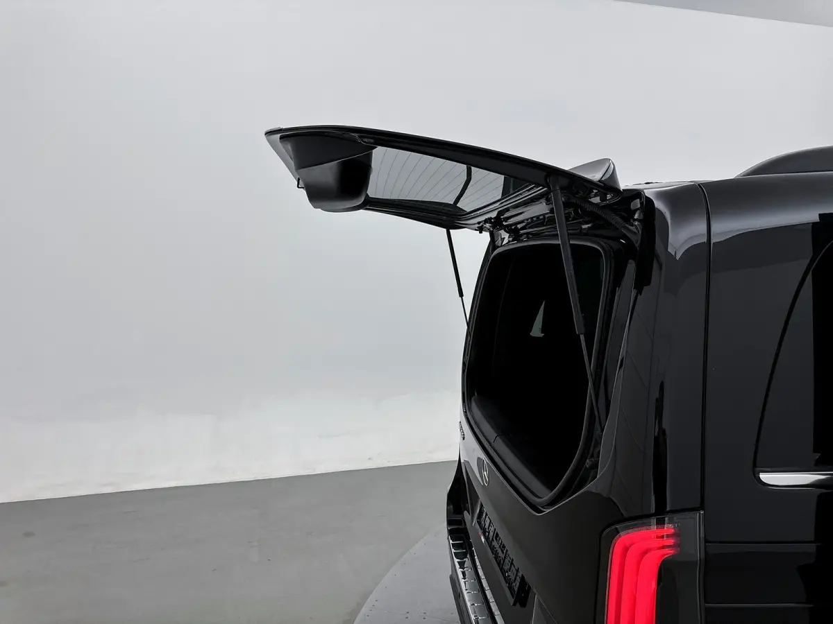 300 L2 90kWh 7 persoons Leder Elektr schuifdeuren AMG line 360 camera