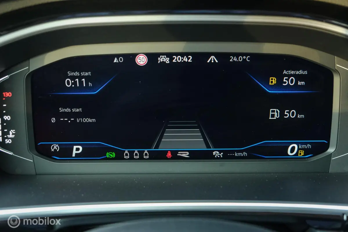 1.5 TSI R-Line | Pano | IQLed | 19 Inch | ACC | Keyless entry & Go | Trekhaak | Stoelverwarming | Virtual Dash