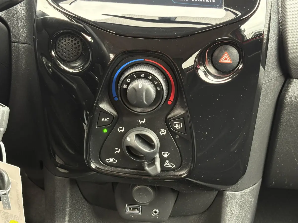 1.0 e-VTi Allure 5-Deurs LED/2-TONE/CARPLAY/NL-AUTO/34.000KM!