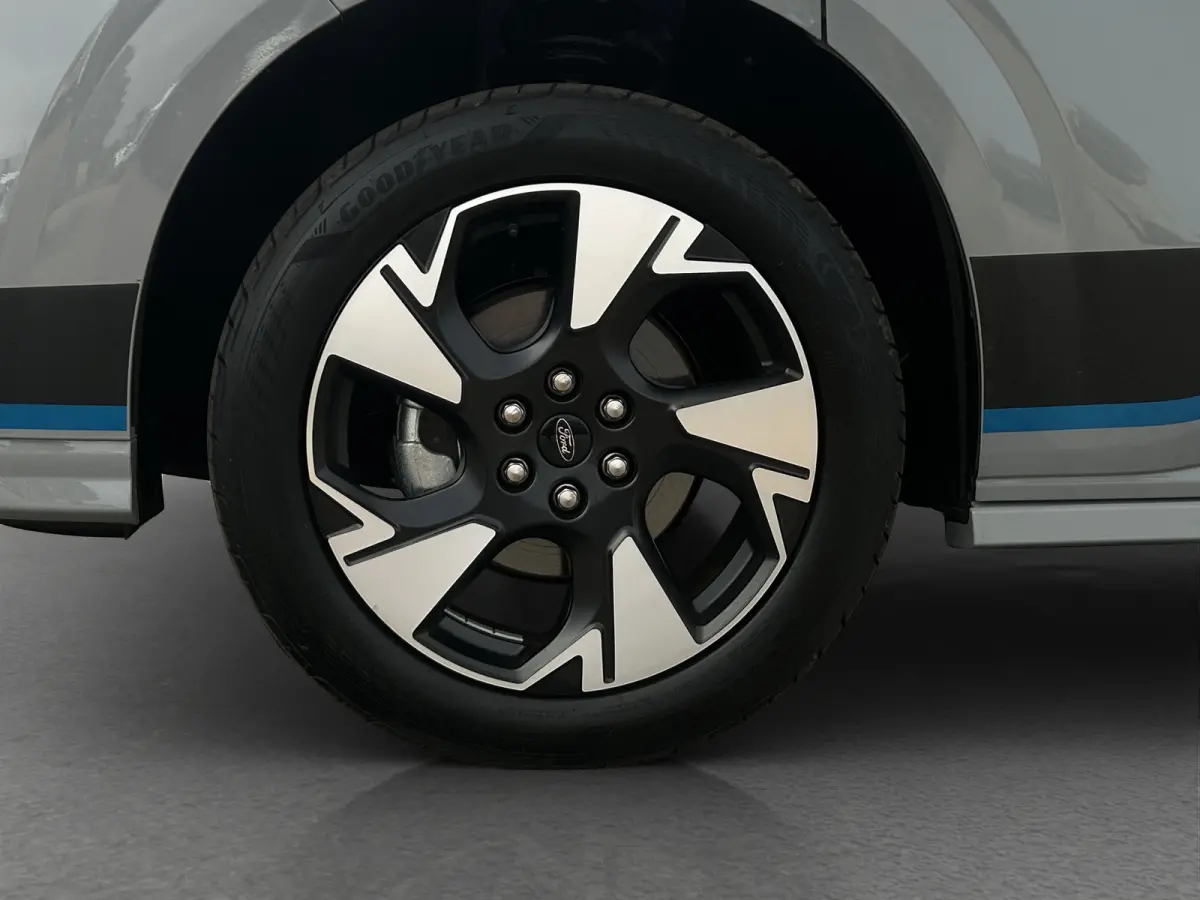 320 L2 Sport FWD Plug-In Hybrid | Adap. Cruise Control | Winterpack | 360 Camera | CarPlay |