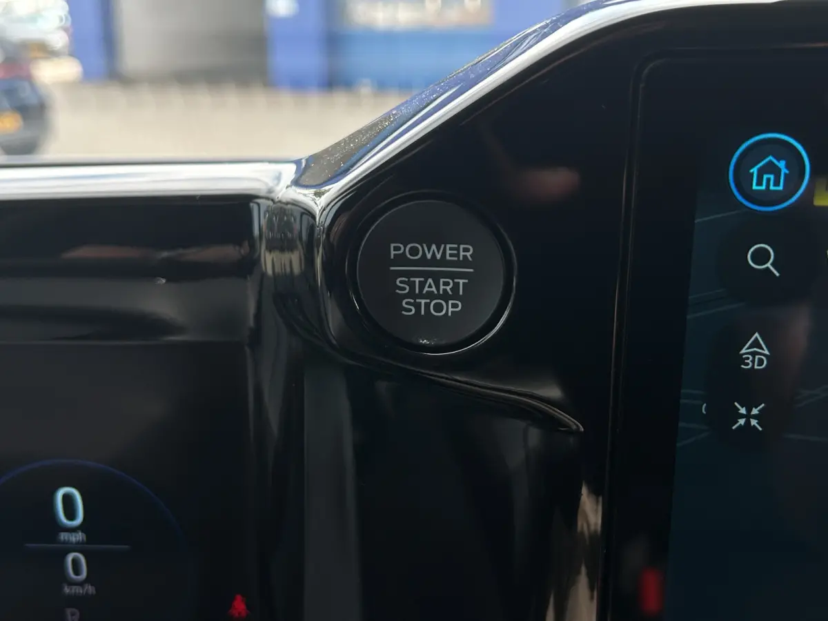 320 L2 Sport FWD Plug-In Hybrid | Adap. Cruise Control | Winterpack | 360 Camera | CarPlay |