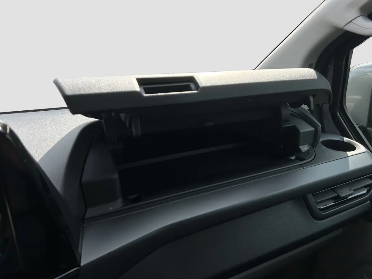 320 L2 Sport FWD Plug-In Hybrid | Adap. Cruise Control | Winterpack | 360 Camera | CarPlay |
