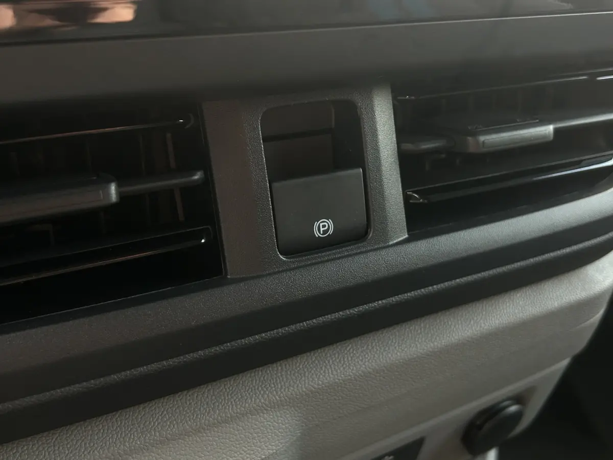 320 L2 Sport FWD Plug-In Hybrid | Adap. Cruise Control | Winterpack | 360 Camera | CarPlay |