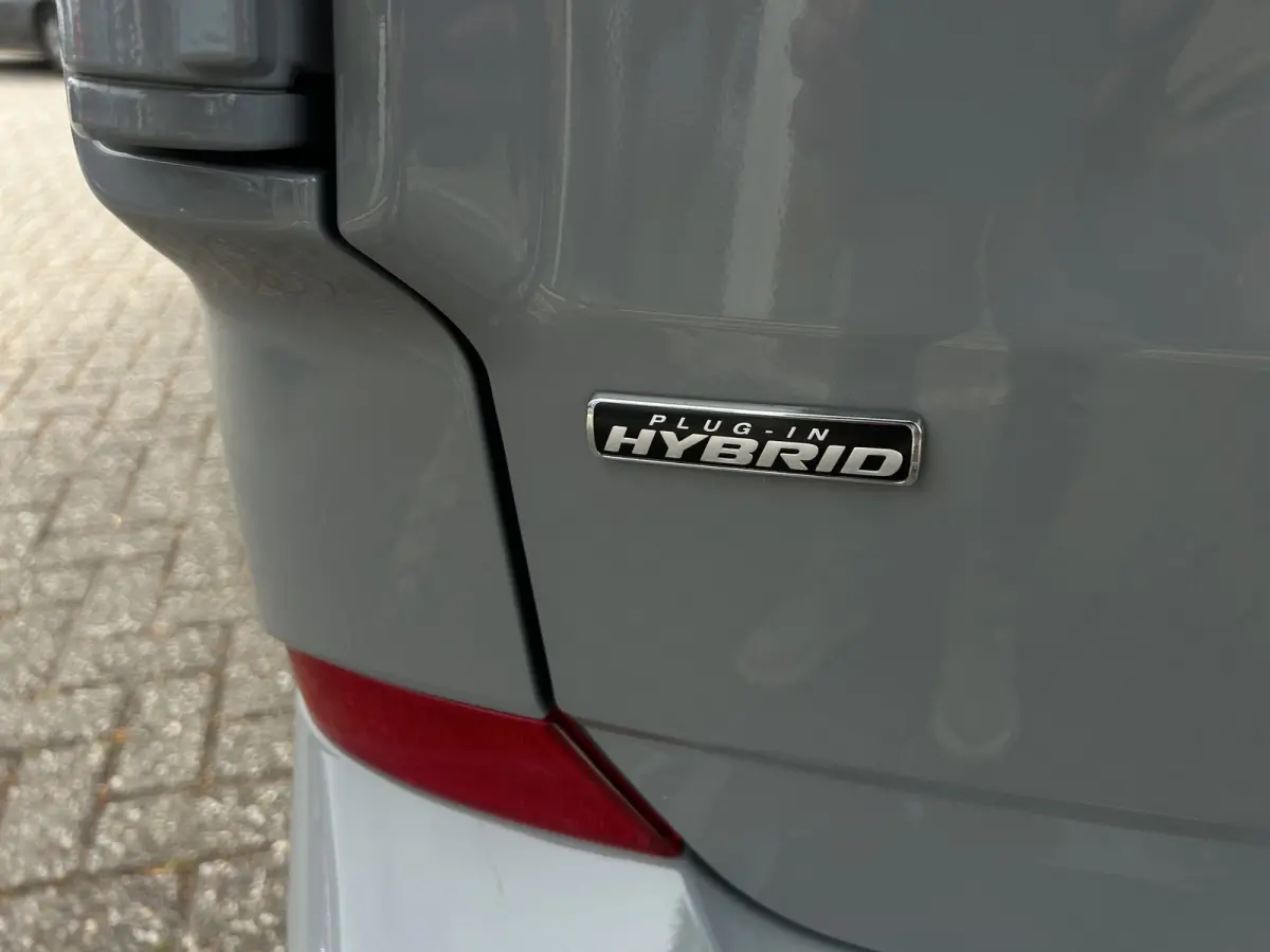 320 L2 Sport FWD Plug-In Hybrid | Adap. Cruise Control | Winterpack | 360 Camera | CarPlay |