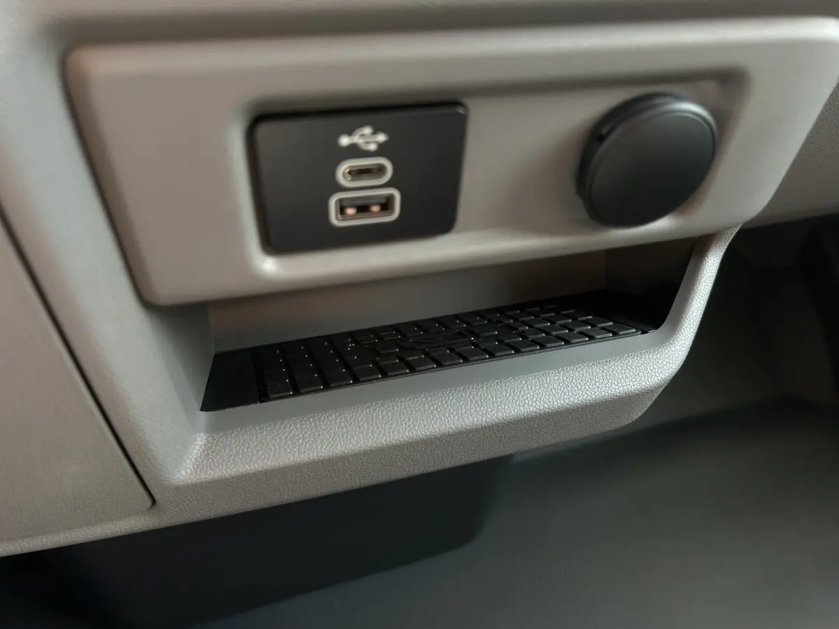 320 L2 Sport FWD Plug-In Hybrid | Adap. Cruise Control | Winterpack | 360 Camera | CarPlay |