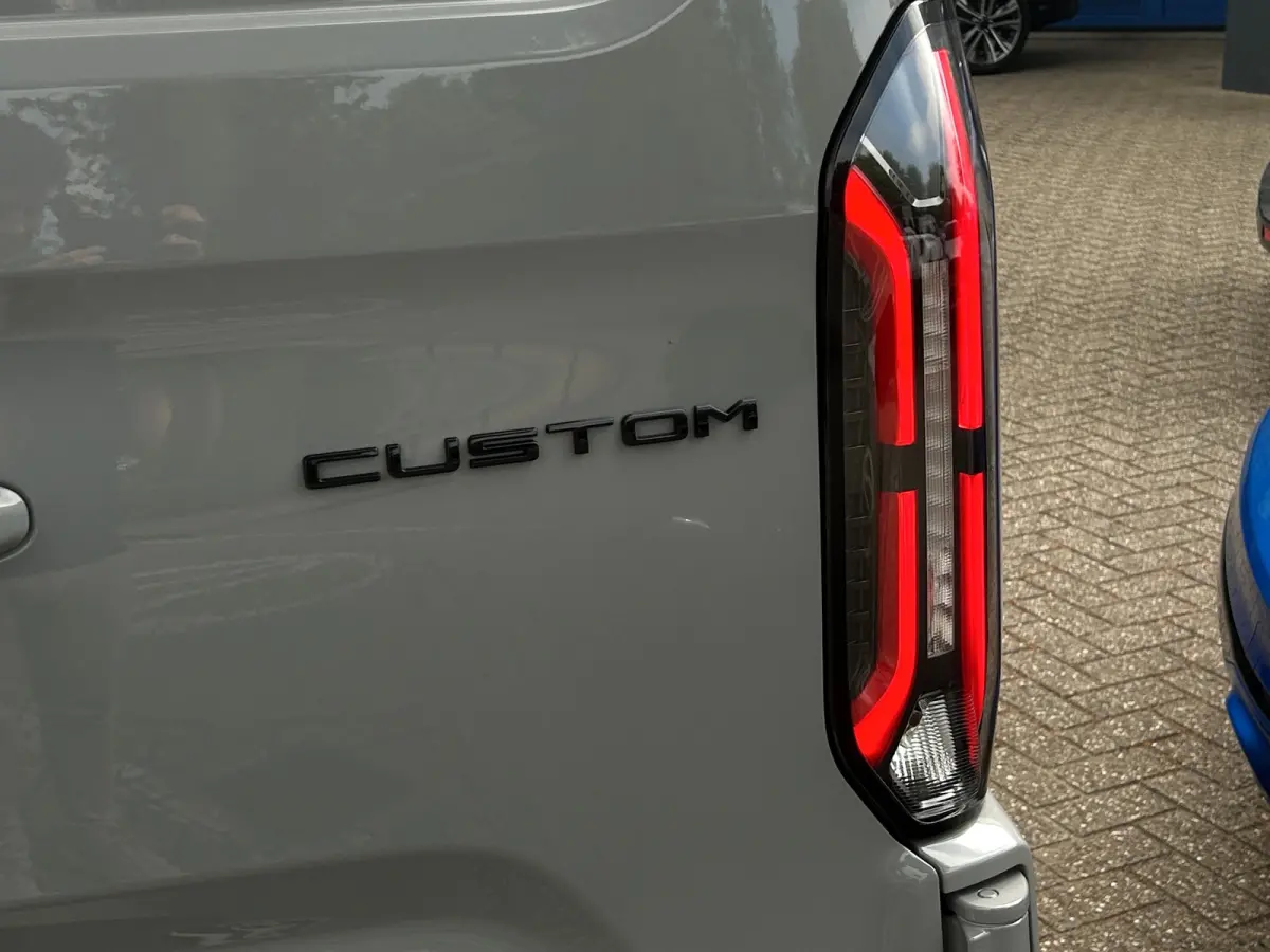 320 L2 Sport FWD Plug-In Hybrid | Adap. Cruise Control | Winterpack | 360 Camera | CarPlay |