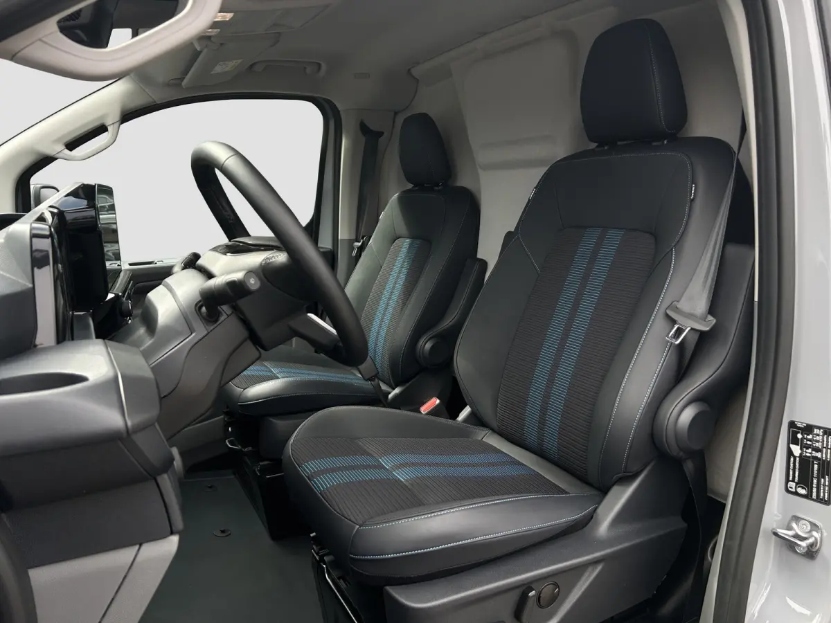 320 L2 Sport FWD Plug-In Hybrid | Adap. Cruise Control | Winterpack | 360 Camera | CarPlay |