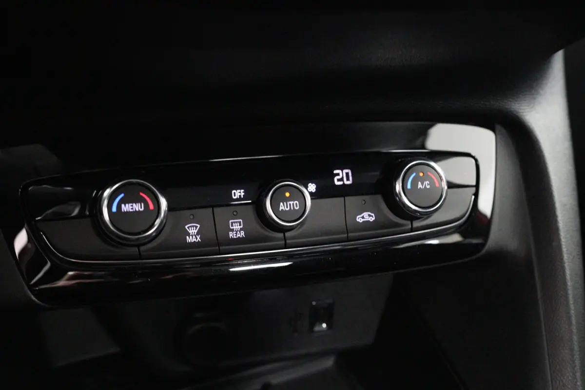 1.2 Elegance | Dealer Onderhouden! | Navi | Camera | Clima | Keyless  | Parkeersensoren | LED | Half Leder | Lichtmetalen Velgen
