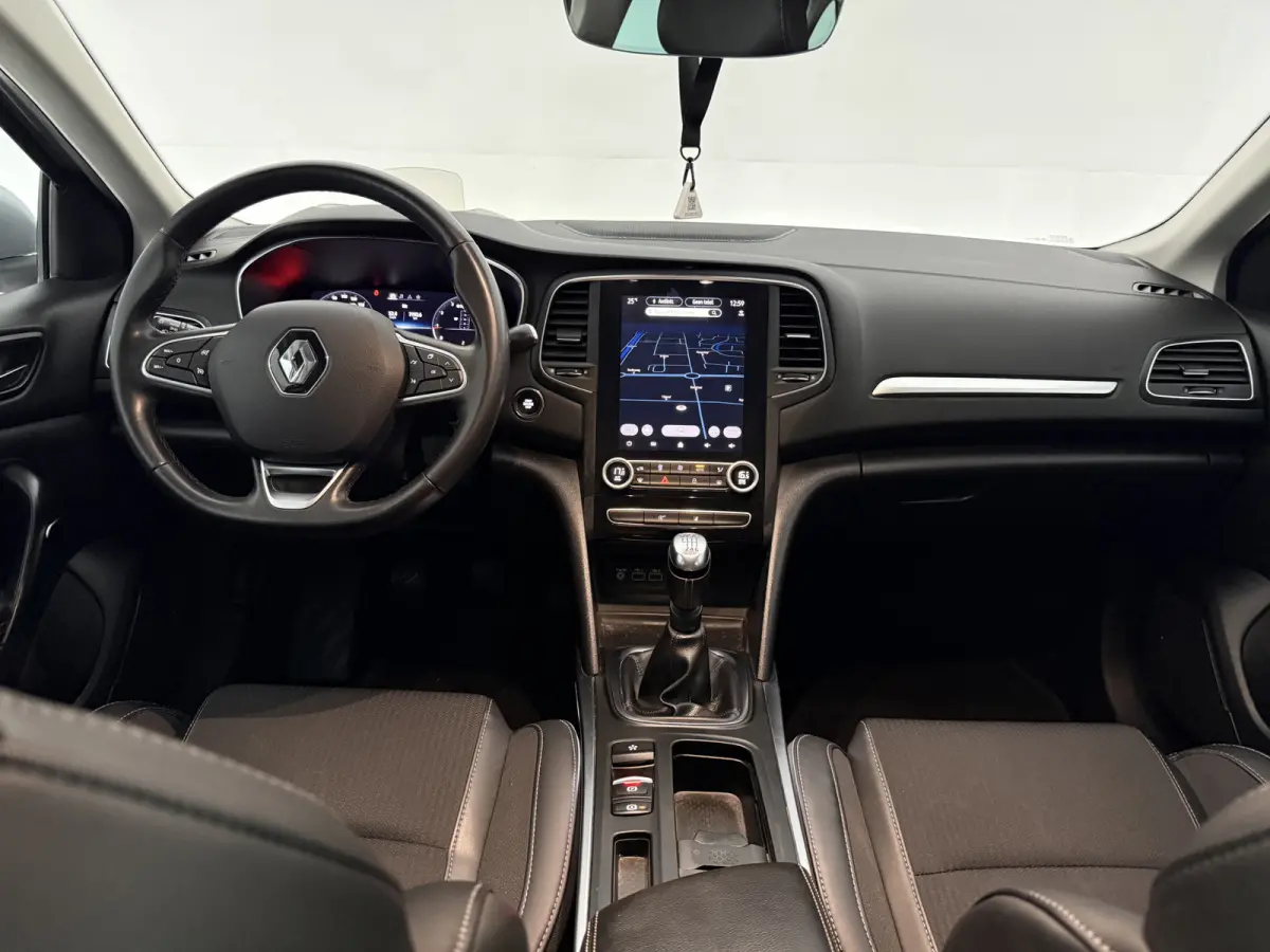 1.3 TCe Business Edition One | Camera | HuD | Virtual | Bose | Sfeer | Trekhaak | Carplay | Cruise