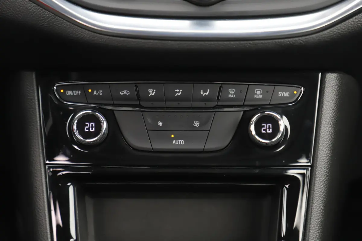 1.2 Design & Tech 110PK Navigatie Achteruitrijcamera Clima Cruise 16 inch LMV Rijstrooksensor