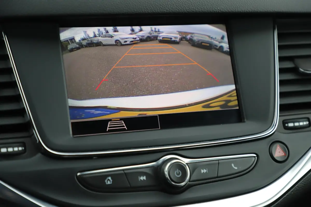 1.2 Design & Tech 110PK Navigatie Achteruitrijcamera Clima Cruise 16 inch LMV Rijstrooksensor
