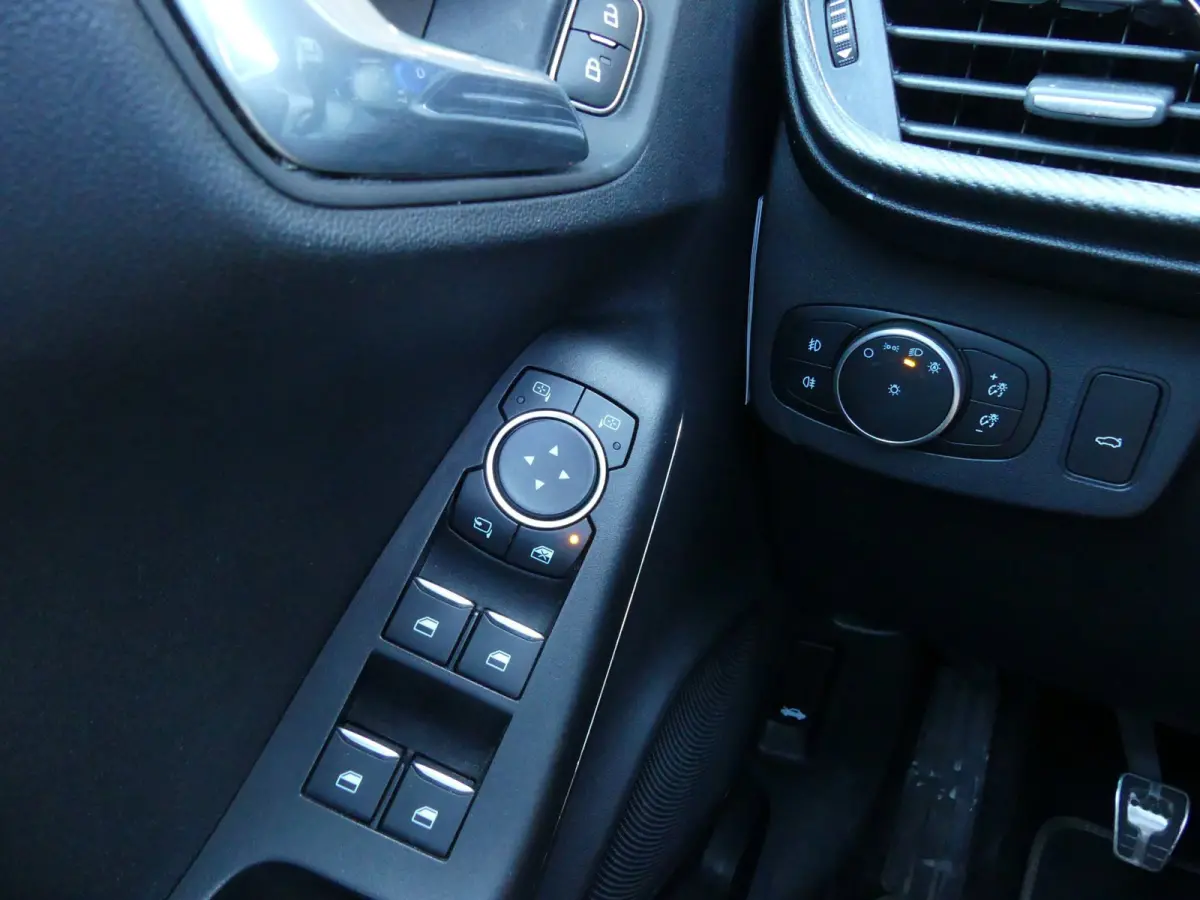 1.5 EcoBoost ST-X 200PK / PANO / B&O AUDIO / RECARO