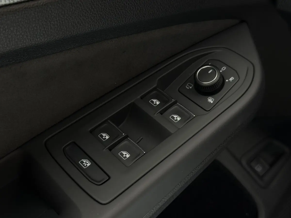 1.5 eHybrid Life Edition PHEV | ERGO Massage | LED | Camera | ACC | Sfeerverlichting ( Vestiging - Vianen)